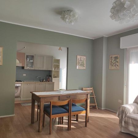 Casa Botta. Ampio Appartamento Luminoso E Confortevole Morbegno Luaran gambar